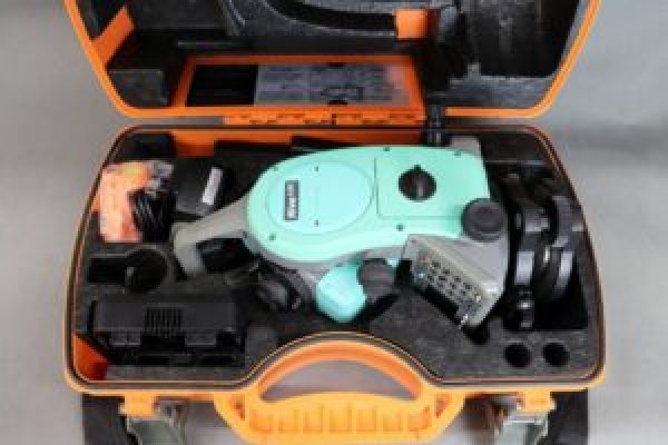 画像5: 【校正済み中古機】【即納可】　Nikon　ニコン　トータルステーション　Nivo 5.SC　ノンプリズム (5)